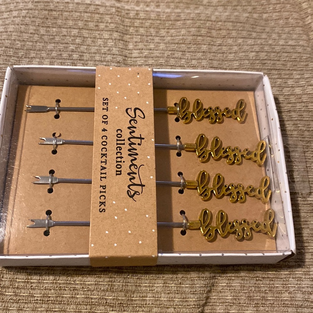💛NWT Sentiments Collection Set of 4 Blessed Cocktail Picks